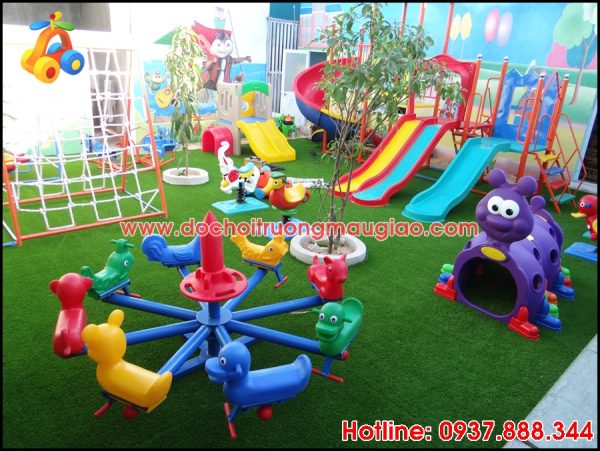 Cầu trượt và nhiều món đồ chơi với đủ màu sắc của cty Vân Anh Cầu trượt và nhiều món đồ chơi với đủ màu sắc của cty Vân Anh