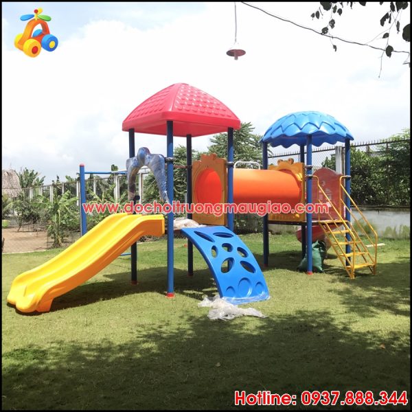 Cầu trượt ngoài trời thiết kế đẹp mắt và an toàn Cầu trượt ngoài trời thiết kế đẹp mắt và an toàn