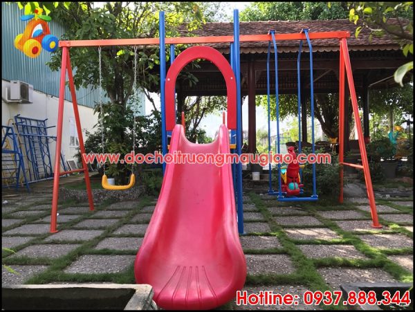 Cầu trượt hồng đẹp và an toàn dành cho bé Cầu trượt hồng đẹp và an toàn dành cho bé