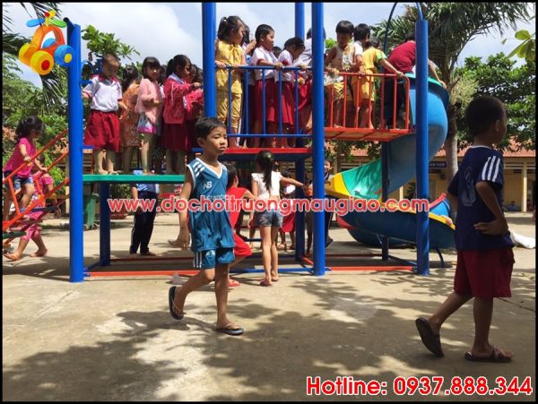 Cầu trượt Vân Anh được nhiều trẻ nhỏ yêu thích Cầu trượt Vân Anh được nhiều trẻ nhỏ yêu thích